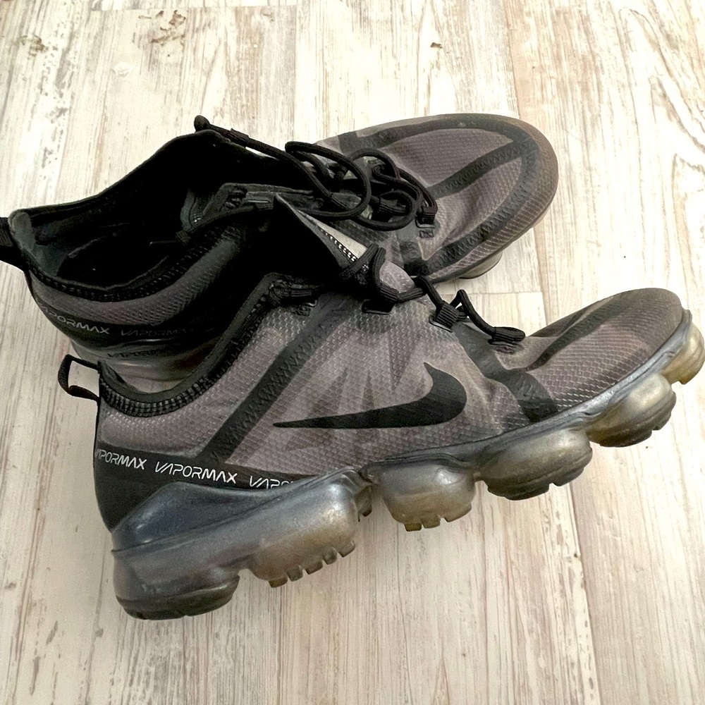 Nike Air VaporMax 2019 “Ghost Black”